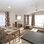 Rhodes Retreat, District