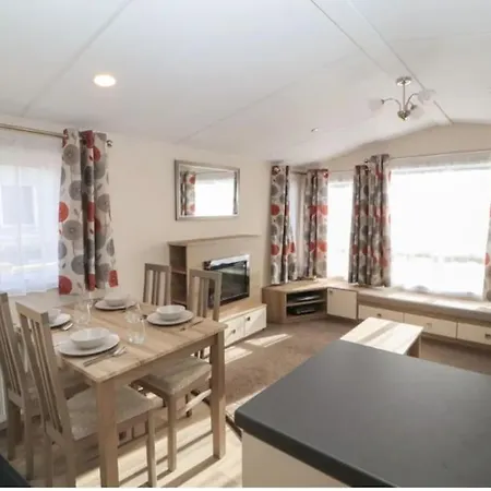 Rhodes Retreat, District