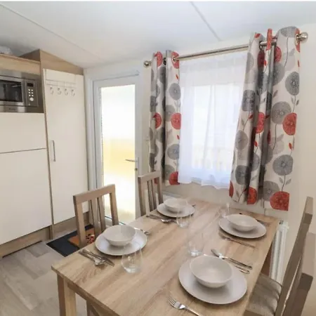 Rhodes Retreat, District Holiday home *